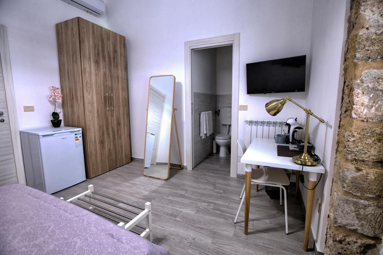Garden House: Apartments And Rooms For Holidays Palermo Buitenkant foto