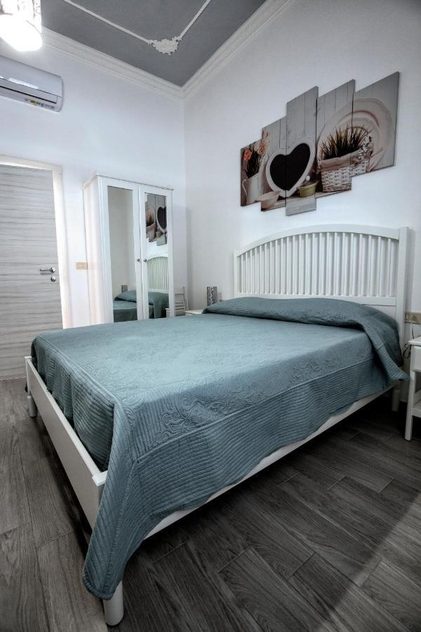 Garden House: Apartments And Rooms For Holidays Palermo Buitenkant foto