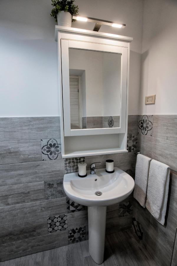 Garden House: Apartments And Rooms For Holidays Palermo Buitenkant foto