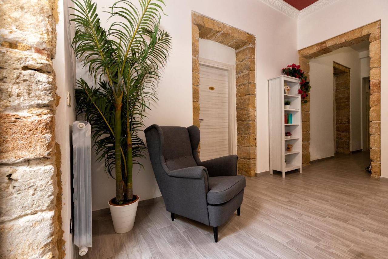 Garden House: Apartments And Rooms For Holidays Palermo Buitenkant foto