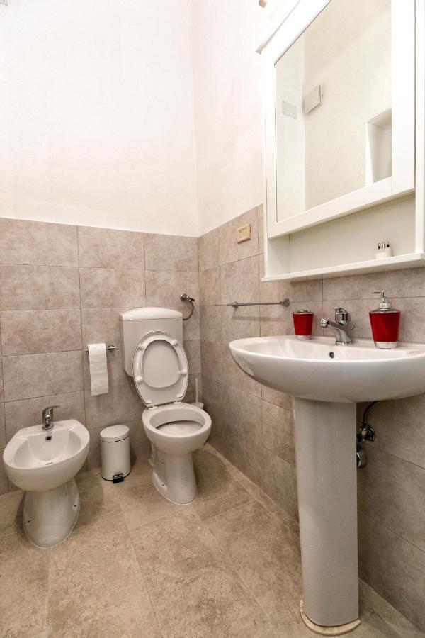 Garden House: Apartments And Rooms For Holidays Palermo Buitenkant foto