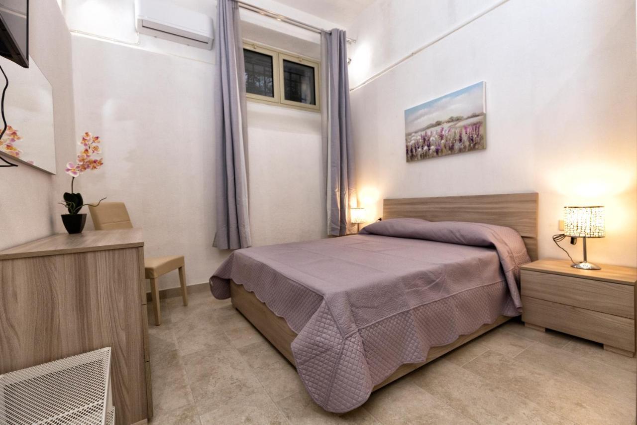 Garden House: Apartments And Rooms For Holidays Palermo Buitenkant foto