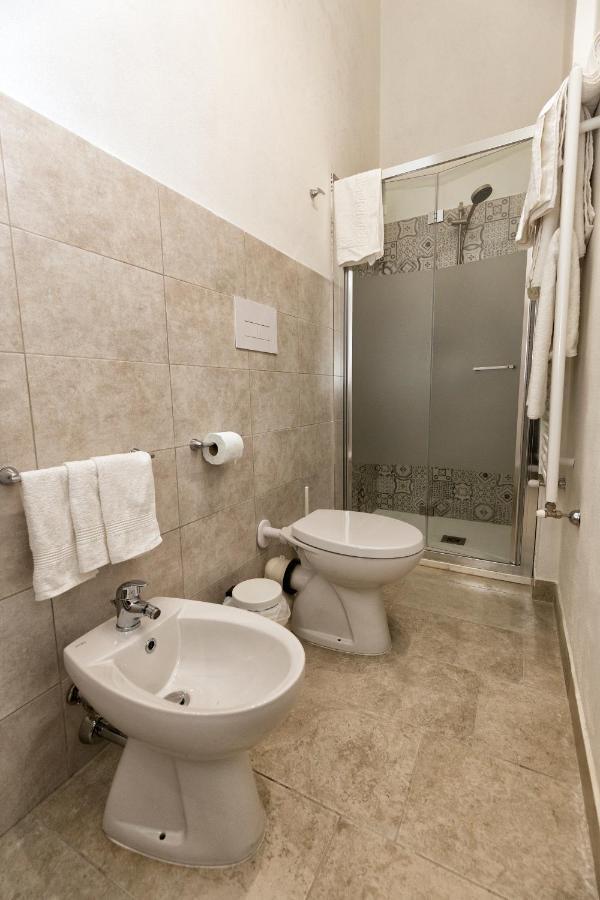 Garden House: Apartments And Rooms For Holidays Palermo Buitenkant foto